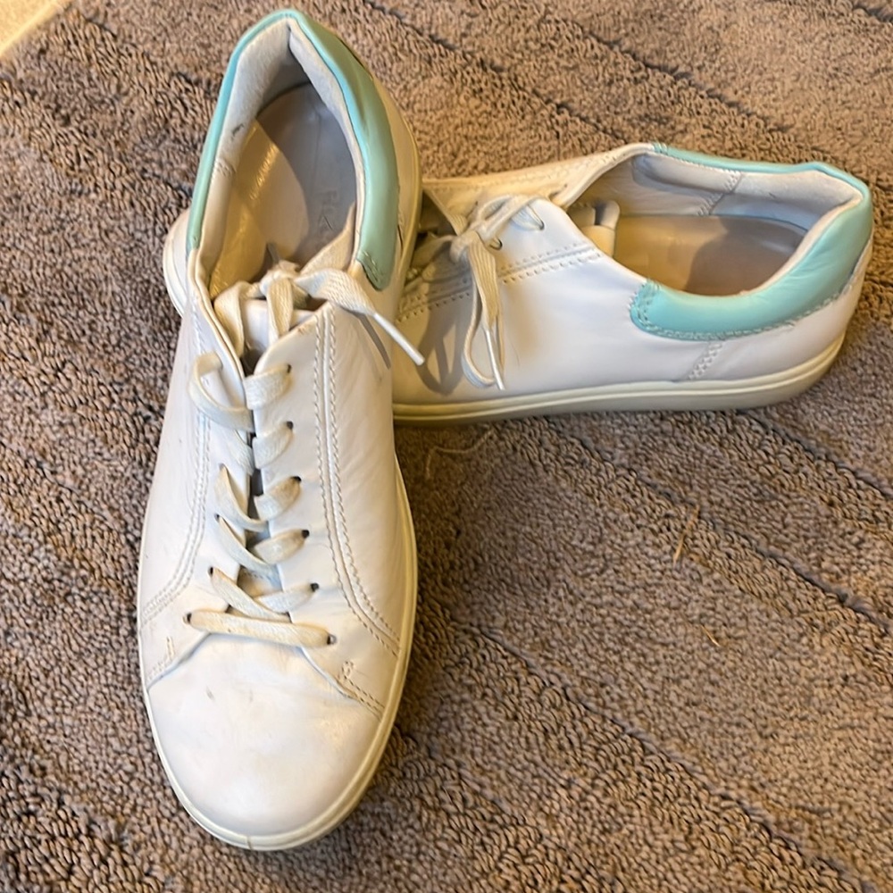 Women’s Ecco size 8 shoe